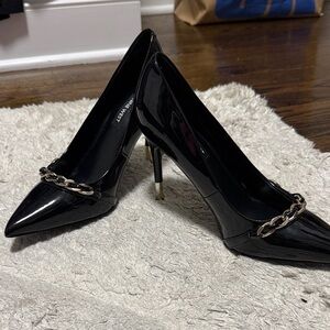 Nine West Black Patent Pointed-Toe Pumps with Chain Accent